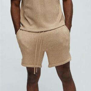 Fashion Nova Men’s Textured Drawstring Shorts in Tan Size M